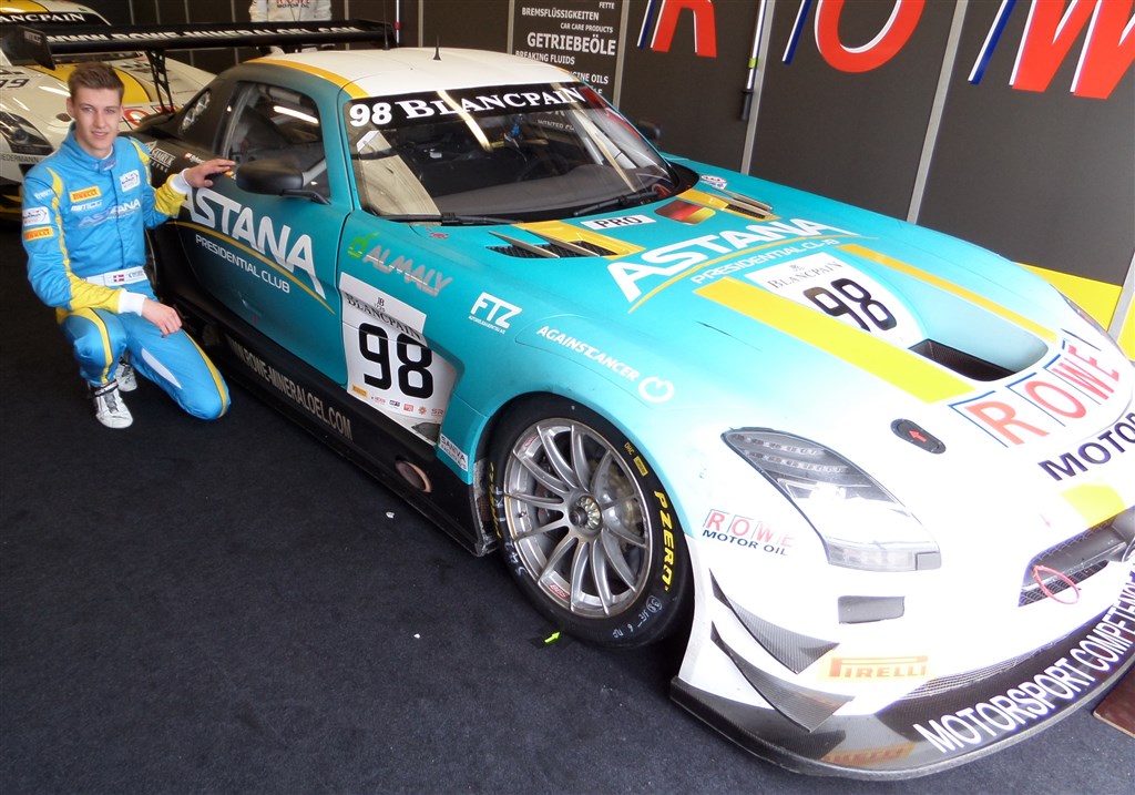 Nicolai Sylvest med sin Mercedes før løbet på Silverstone
(Foto: Sylvest Motorsport)